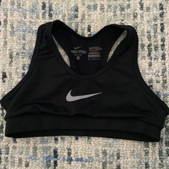 Nike DRI-FIT Girls Sports Bra Black Size YMD - Picture 1 of 4